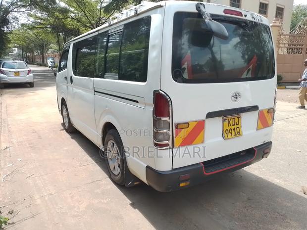 Toyota HiAce 2013 White - thumbnail 10