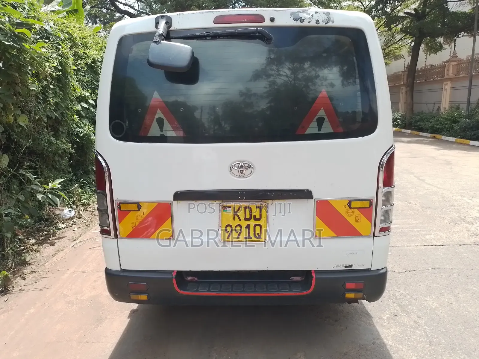 Toyota HiAce 2013 White