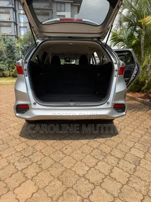 Honda Fit Shuttle 2017 Silver
