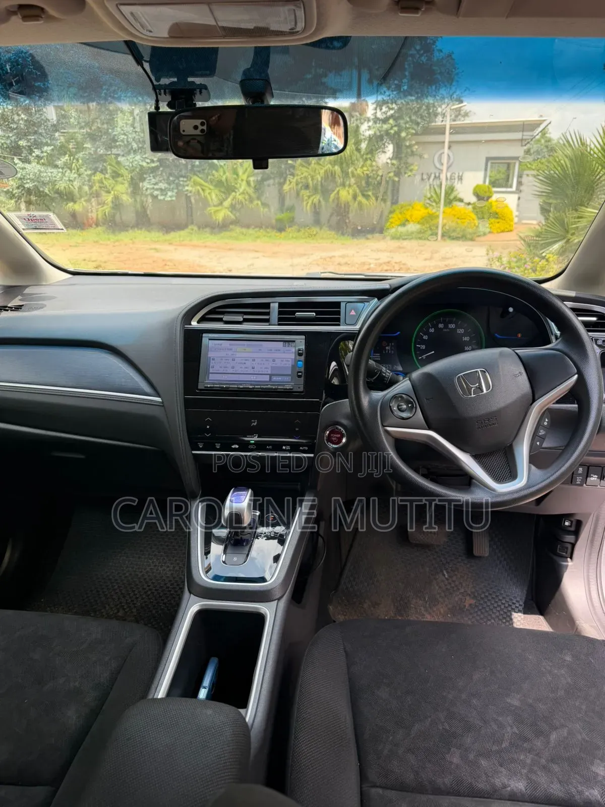 Honda Fit Shuttle 2017 Silver