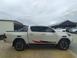 Toyota Hilux Revo Double Cab Deisel 2.8 AWD 2022 White