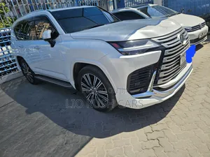 Lexus LX 2019 White