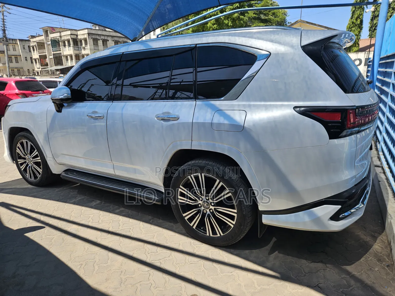 Lexus LX 2019 White