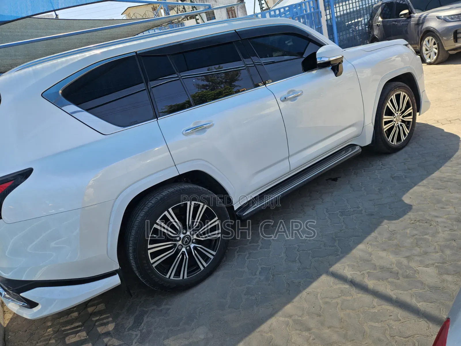 Lexus LX 2019 White