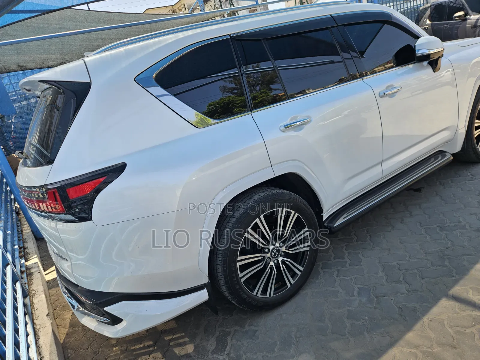 Lexus LX 2019 White