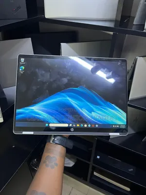 Laptop HP OmniBook 5 Flip 16GB Intel Core 7 SSD 512GB