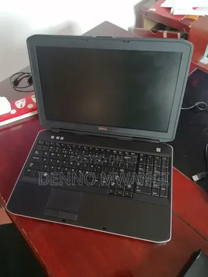 Laptop Dell Latitude 5300 4GB Intel Core i3 HDD 1T