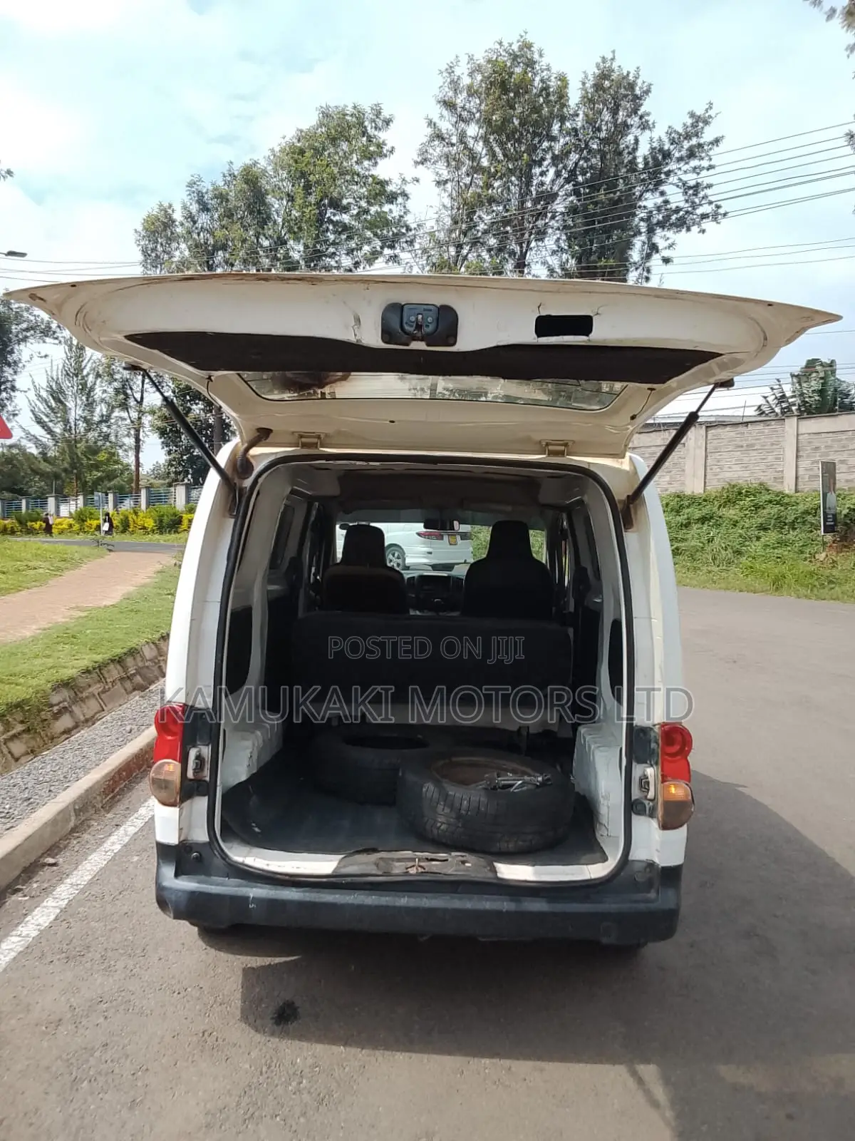 Nissan NV200 2012 White