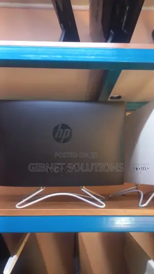 Desktop Computer HP 200 G4 22 All-in-One 8GB Intel Core i5 SSD 512GB