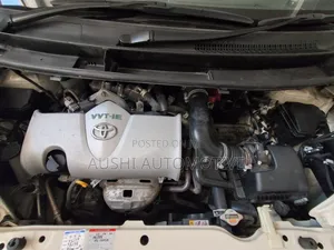 Toyota Porte 2018 Off white