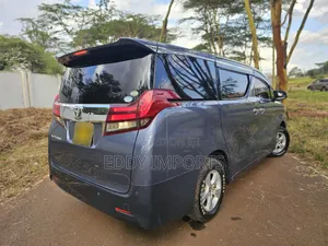 Toyota Alphard 2.4 Petrol FWD 2015 Blue
