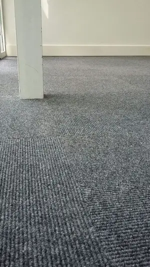 Commercial Carpet Tiles With Durable High-Traffic Design