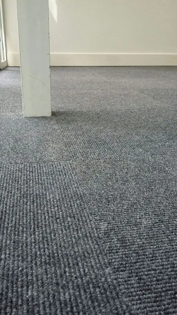 Commercial Carpet Tiles With Durable High-Traffic Design