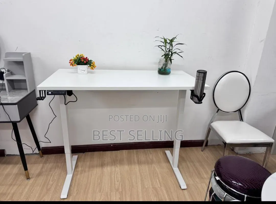 1.2m White Adjustable Table