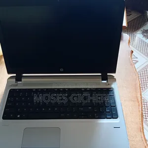 Laptop HP 14-dq2031tg 8GB Intel Core i5 HDD 256GB