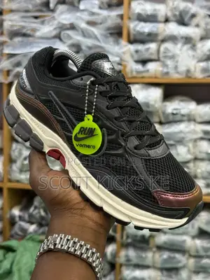Nike Zoom Vomero Unisex Sizes 38 to 44