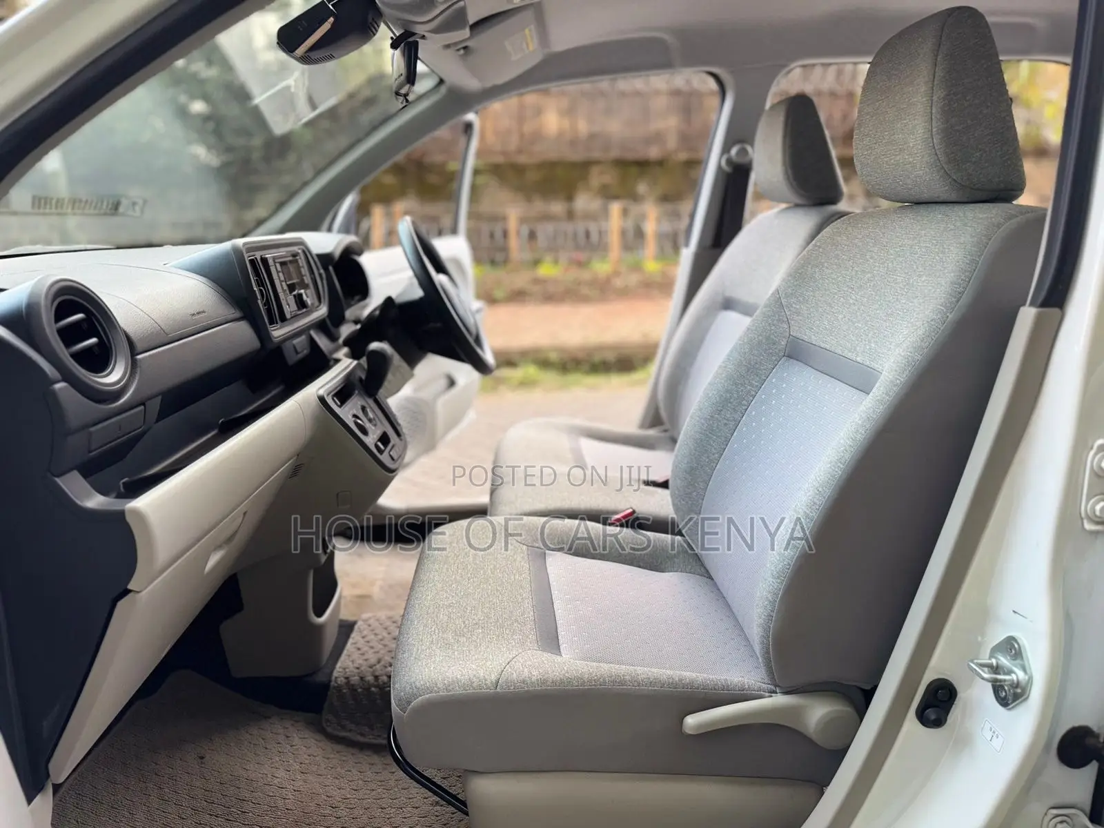 Toyota Passo 2018 White