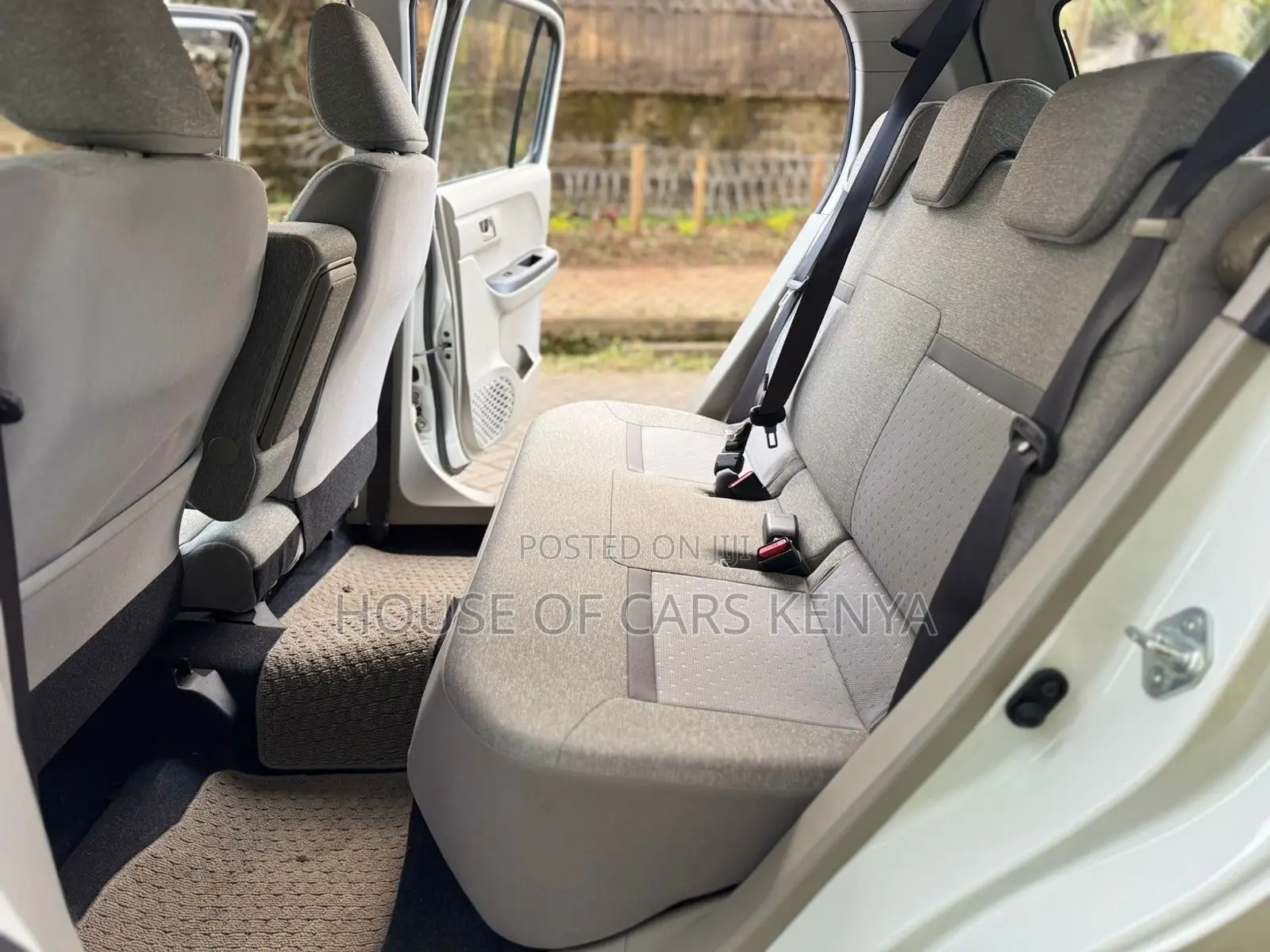 Toyota Passo 2018 White