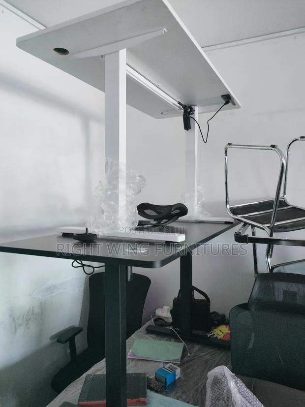 Smart Adjustable Electric Desk for Workspace