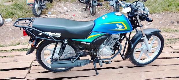 Honda CB 2024 Blue