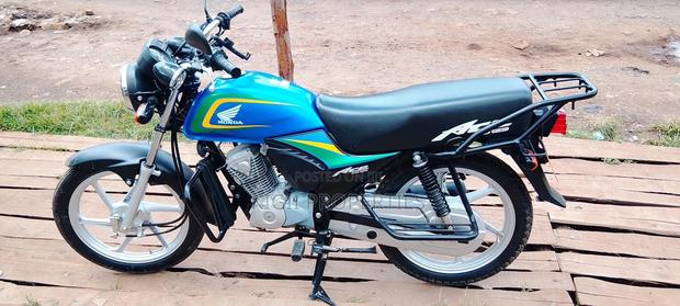 Honda CB 2024 Blue - thumbnail 2