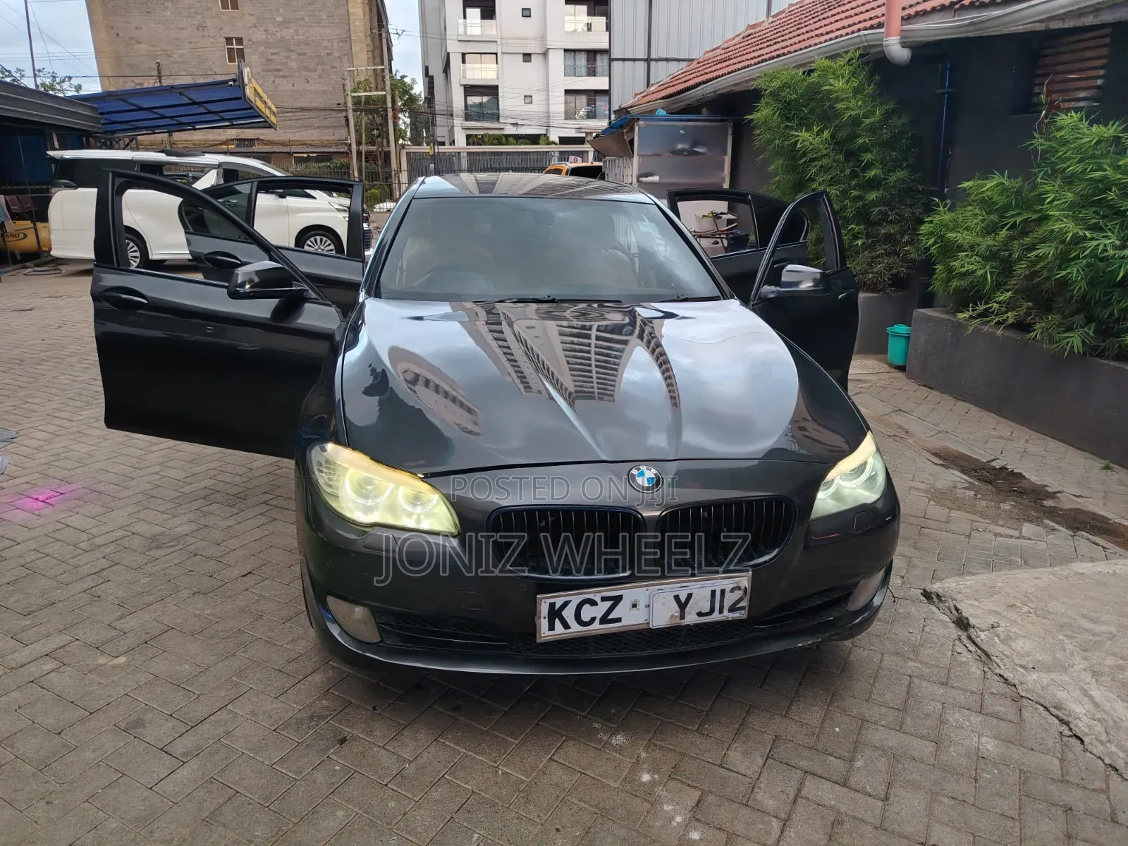 BMW 520i 2013 Gray