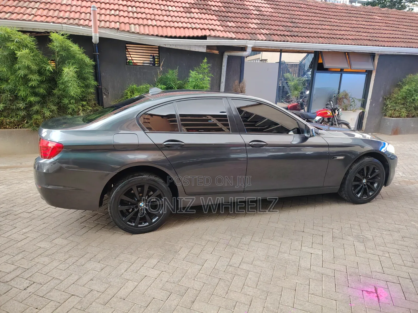 BMW 520i 2013 Gray