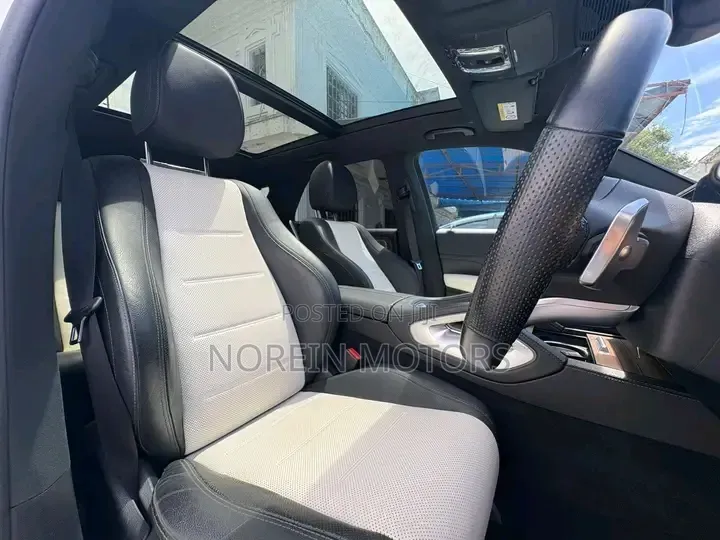 Mercedes-Benz GLS-Class GLS 400d 2022 Off white
