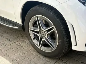 Mercedes-Benz GLS-Class GLS 400d 2022 Off white