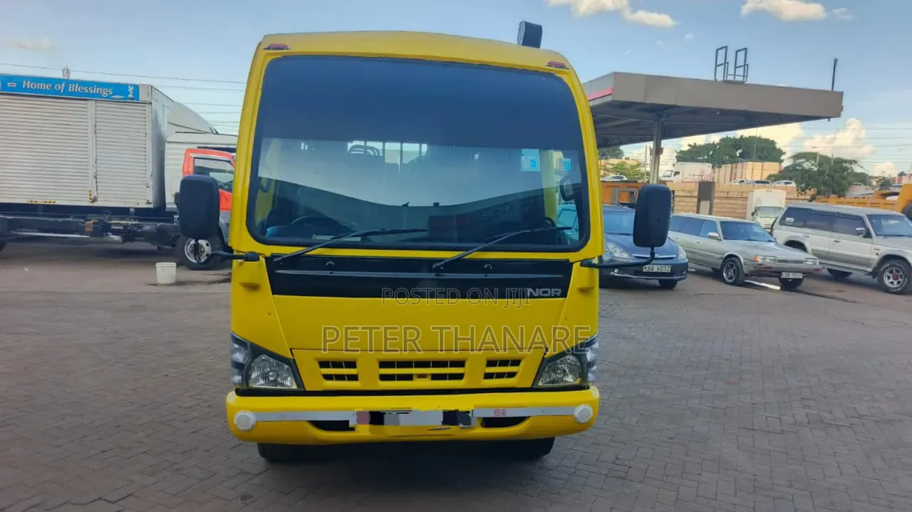 Isuzu NQR 2018 Yellow