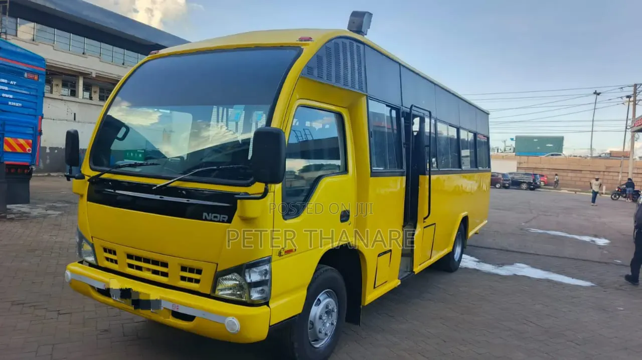 Isuzu NQR 2018 Yellow