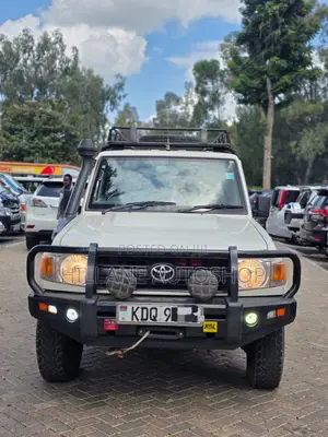 Toyota Land Cruiser 2016 Beige