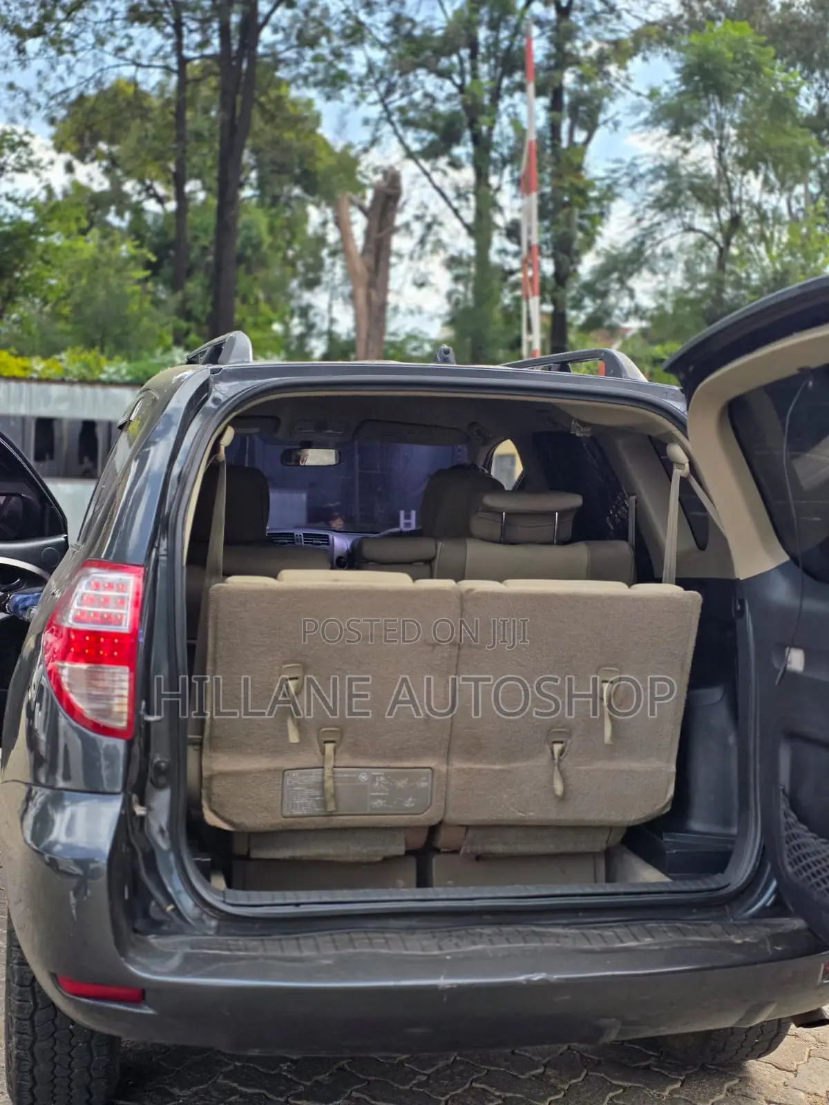 Toyota Vanguard 2011 Gray