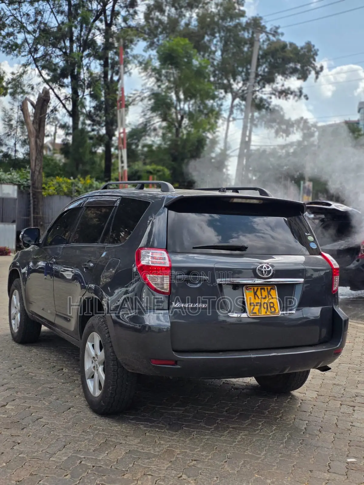 Toyota Vanguard 2011 Gray