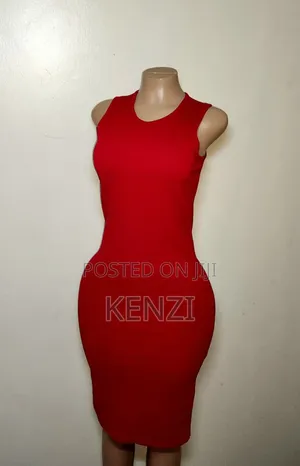 Red Hot Elegance ❤✨
(Negotiable)