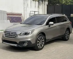 Subaru Outback 2.5i 4dr Wagon AWD (2.5L 4cyl CVT) 2015 Gold