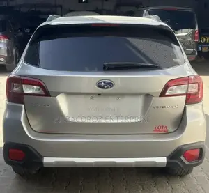Subaru Outback 2.5i 4dr Wagon AWD (2.5L 4cyl CVT) 2015 Gold