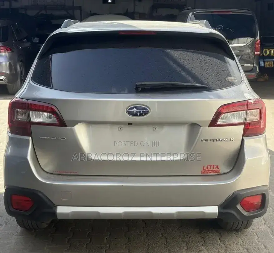 Subaru Outback 2.5i 4dr Wagon AWD (2.5L 4cyl CVT) 2015 Gold