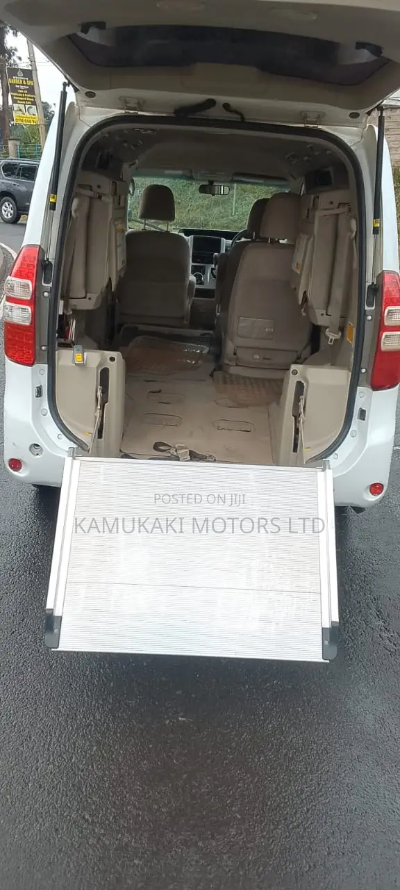 Toyota Noah 2013 White