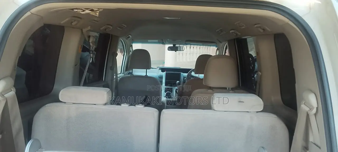 Toyota Noah 2013 White