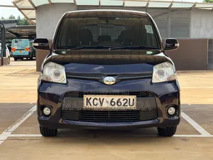 Toyota Sienta 2012 Maroon
