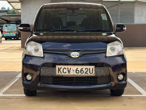Toyota Sienta 2012 Purple