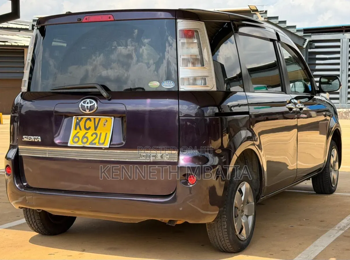 Toyota Sienta 2012 Purple