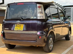 Toyota Sienta 2012 Purple