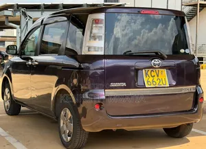 Toyota Sienta 2012 Purple
