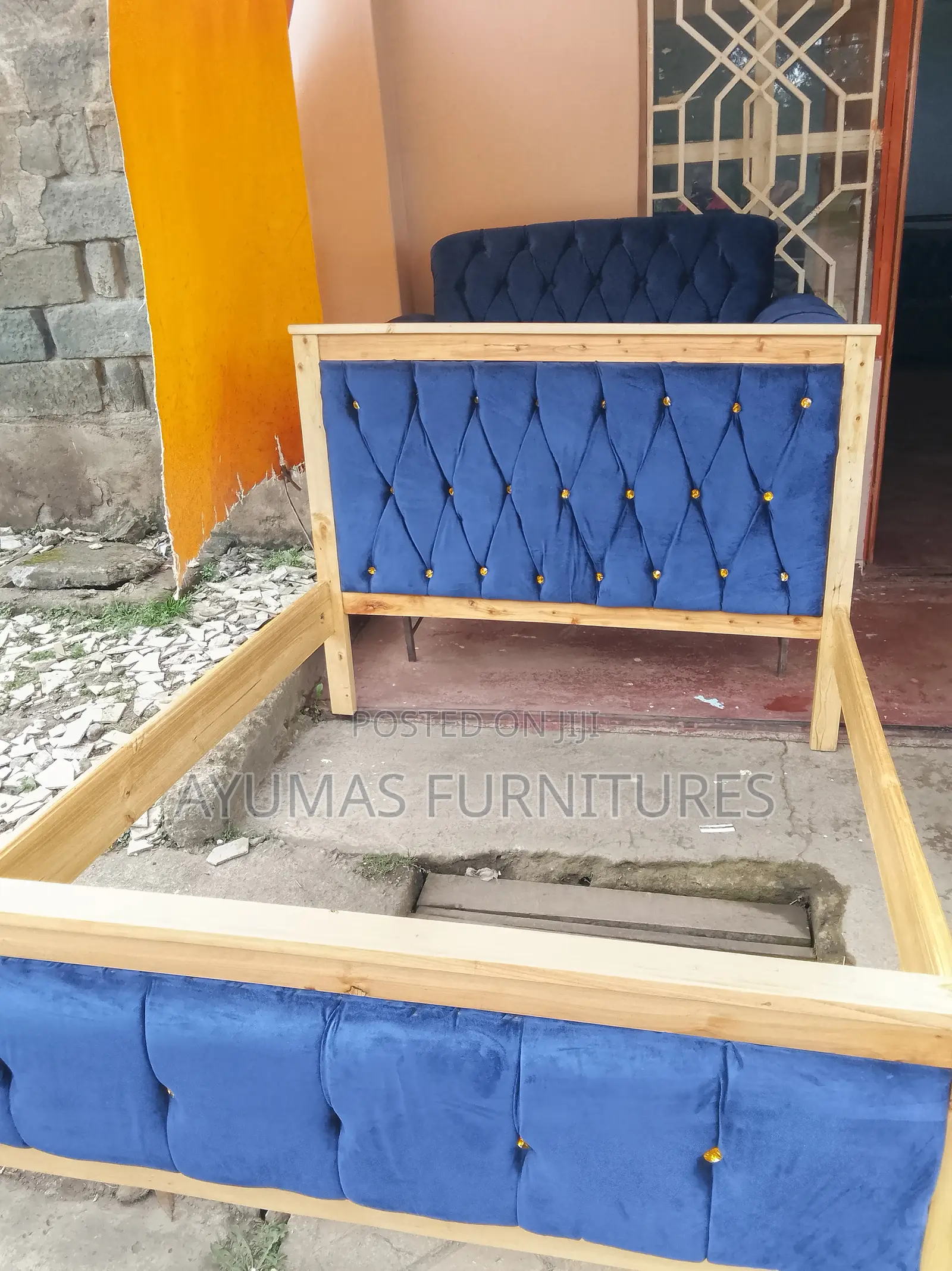 Blue Moket Bed