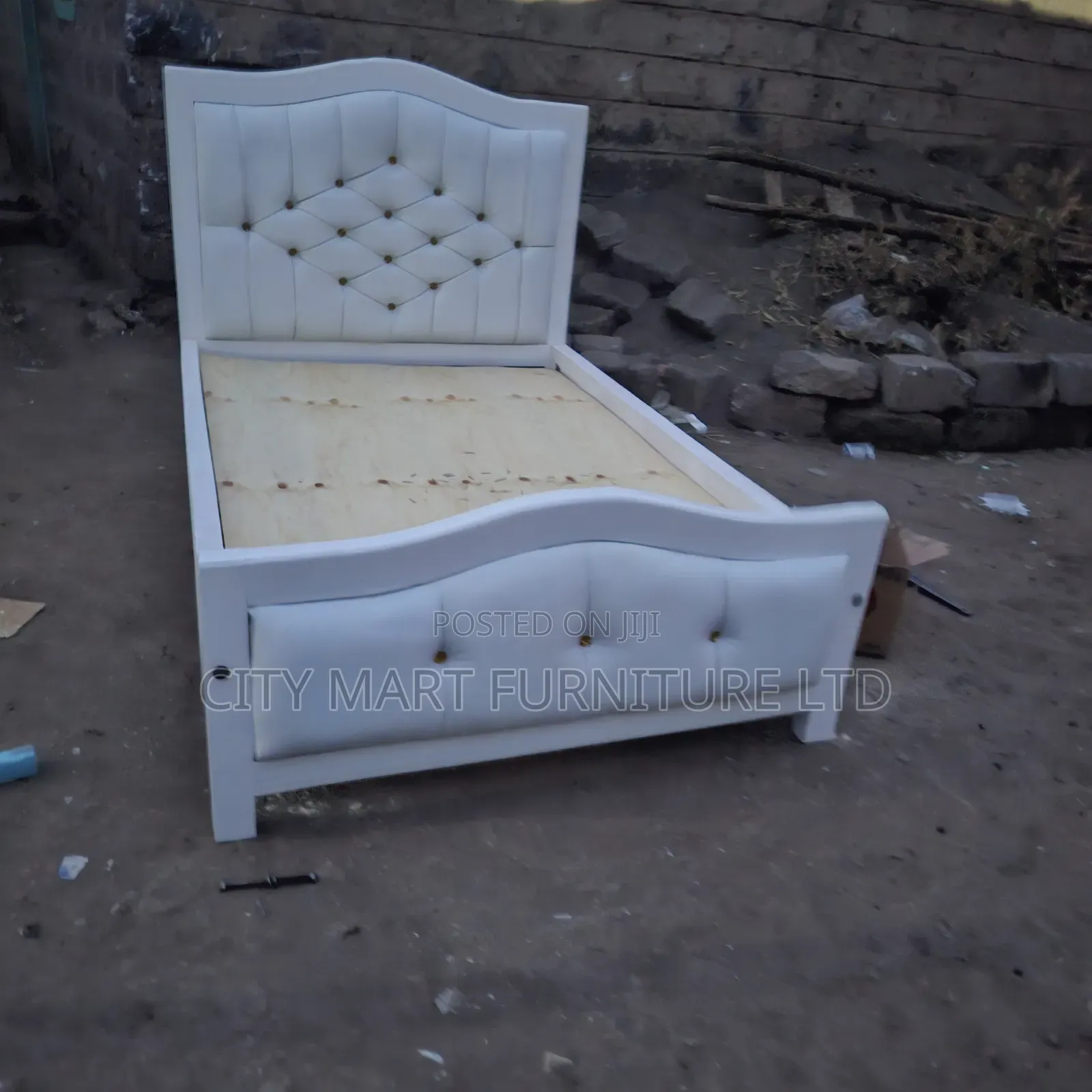 Grand Modern Mocket Beds on Offer!