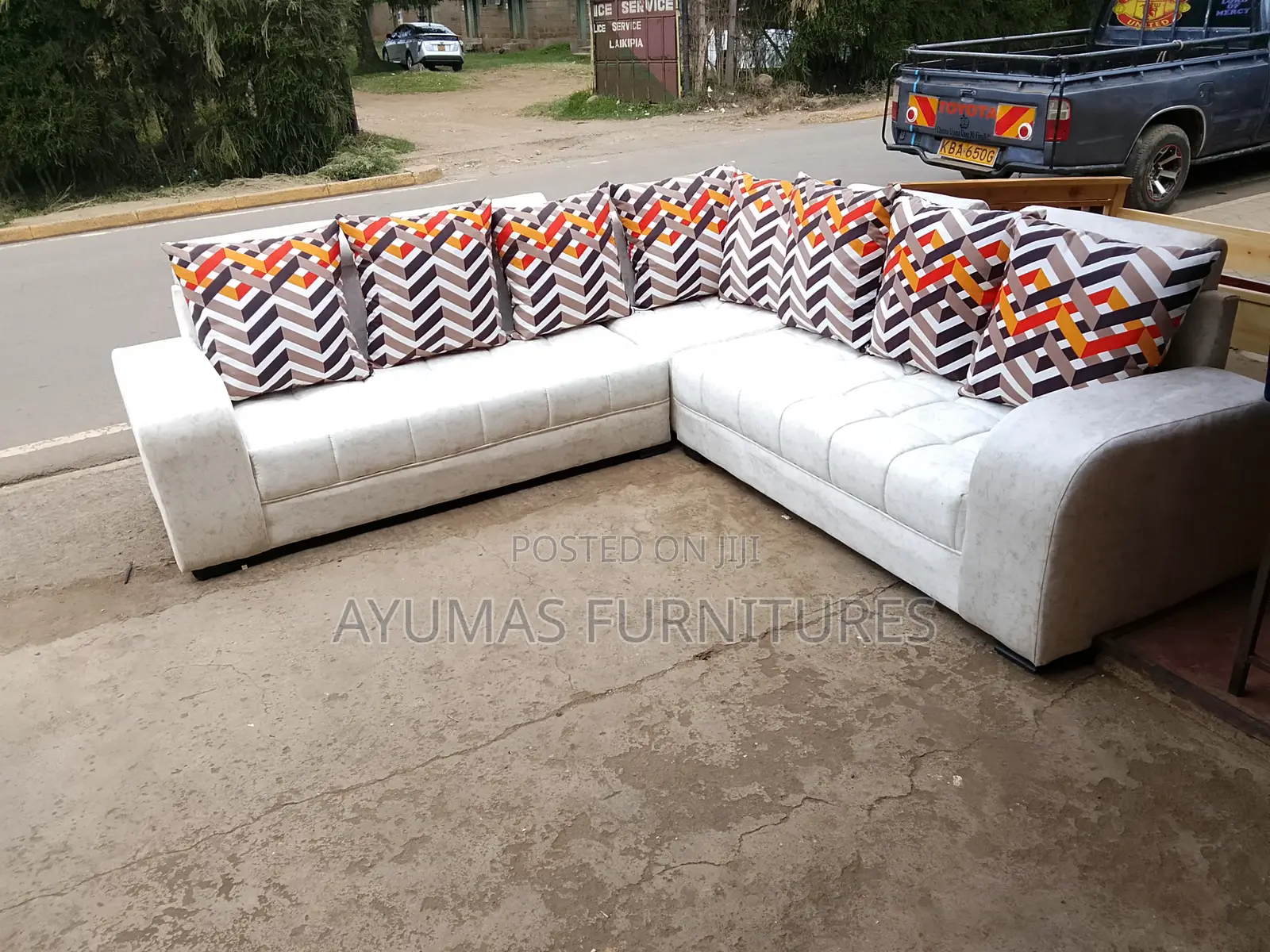 White L Seat