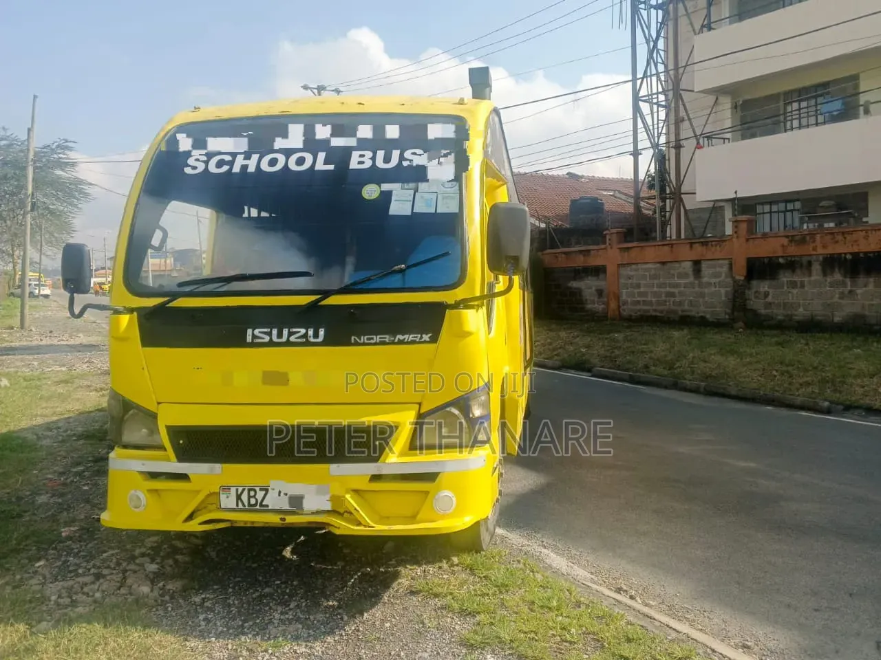 Isuzu NQR 2014 Yellow