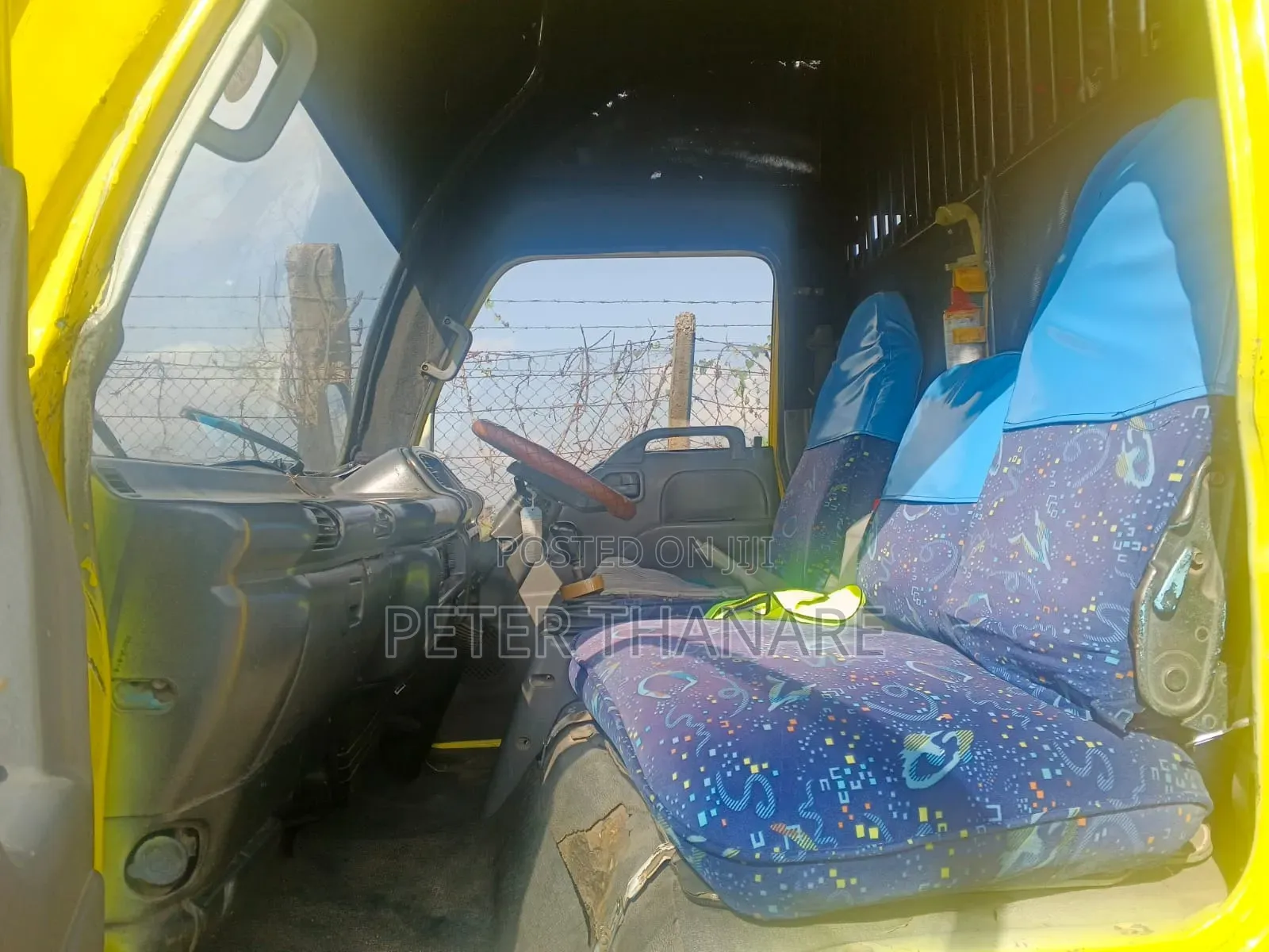 Isuzu NQR 2014 Yellow